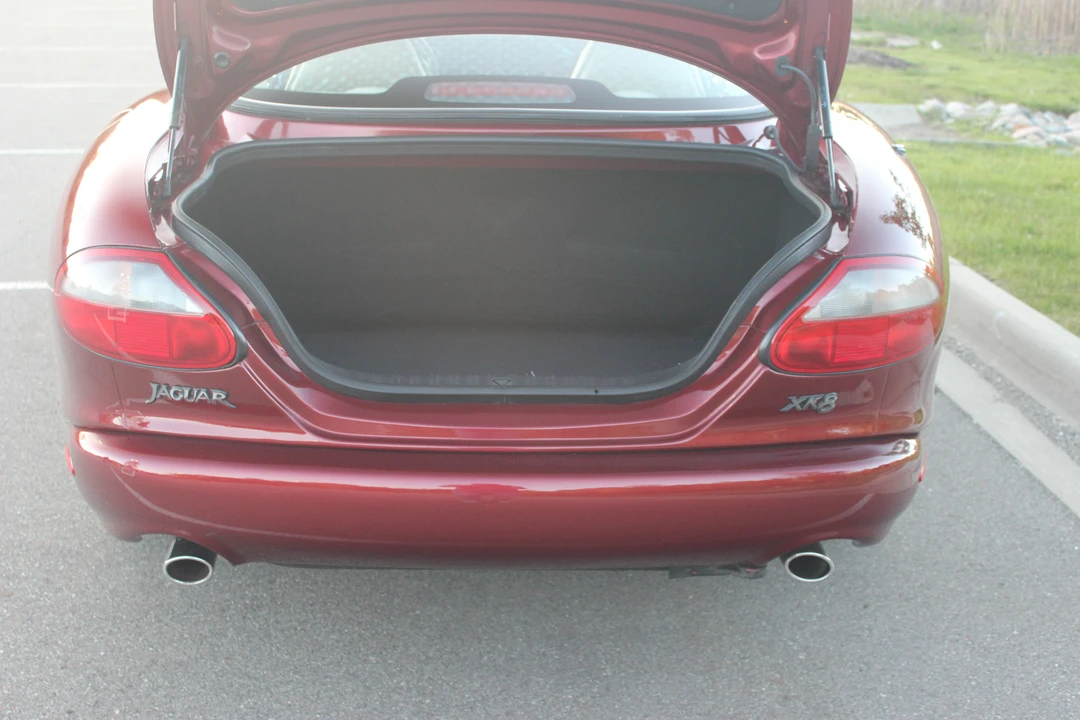 1997 Jaguar X100 XK8 - Image 11 of 28
