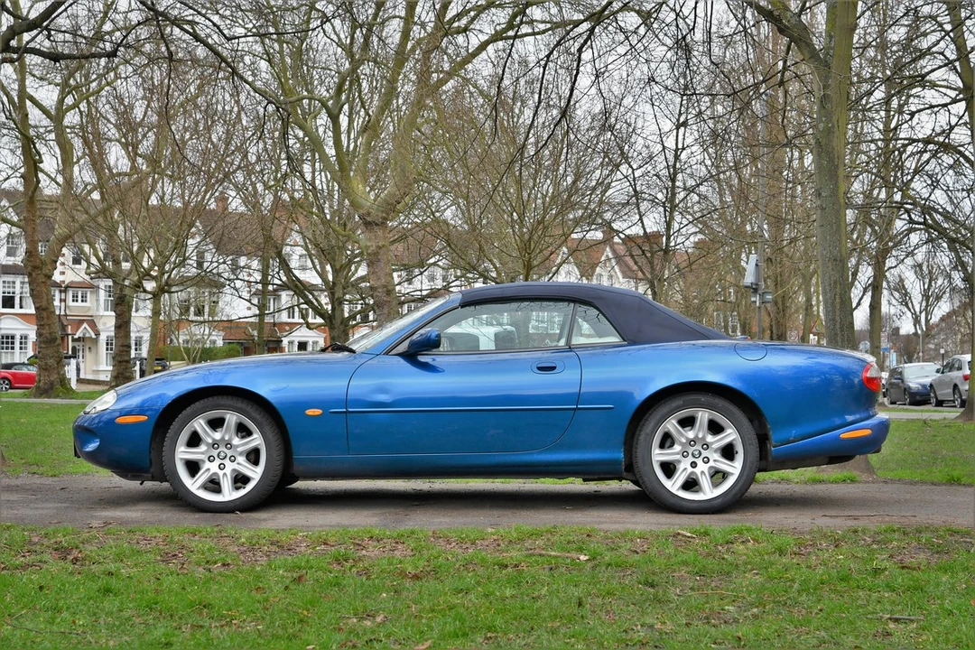 1997 Jaguar X100 XK8 - Image 14 of 30