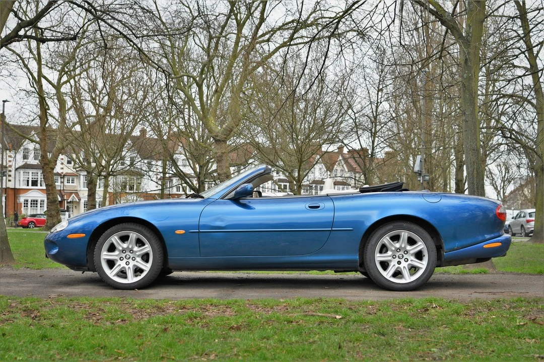 1997 Jaguar X100 XK8 - Image 7 of 30
