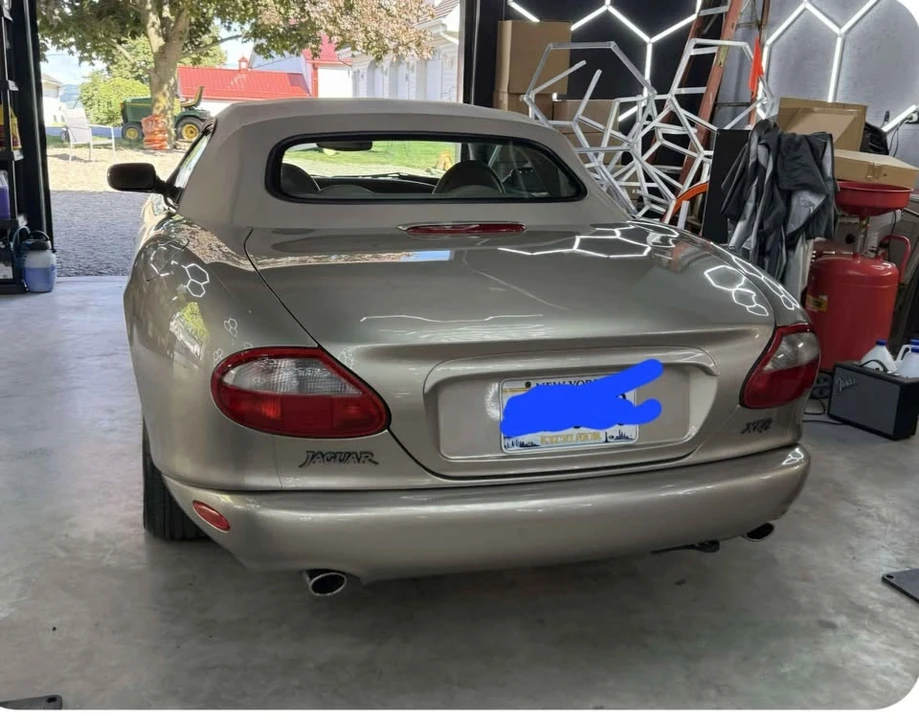 1997 Jaguar X100 XK8 - Image 9 of 11