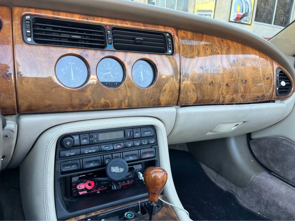 1997 Jaguar X100 XK8 - Image 9 of 18