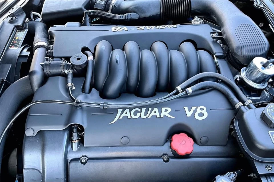 1997 Jaguar X100 XK8 - Image 9 of 20