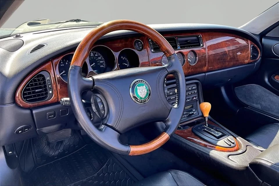1997 Jaguar X100 XK8 - Image 12 of 20