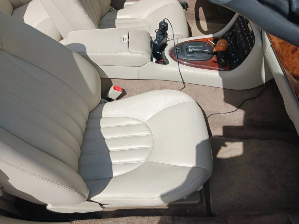 1997 Jaguar X100 XK8 - Image 10 of 12