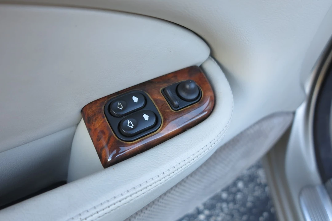 1997 Jaguar X100 XK8 - Image 30 of 31