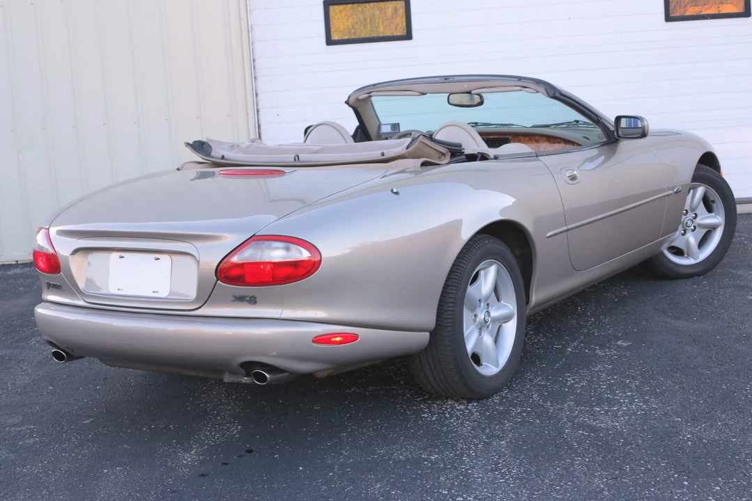 1997 Jaguar X100 XK8 - Image 12 of 31