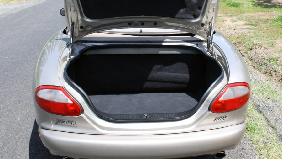 1997 Jaguar X100 XK8 - Image 6 of 12