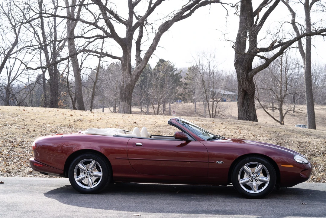 1997 Jaguar X100 XK8 - Image 25 of 31
