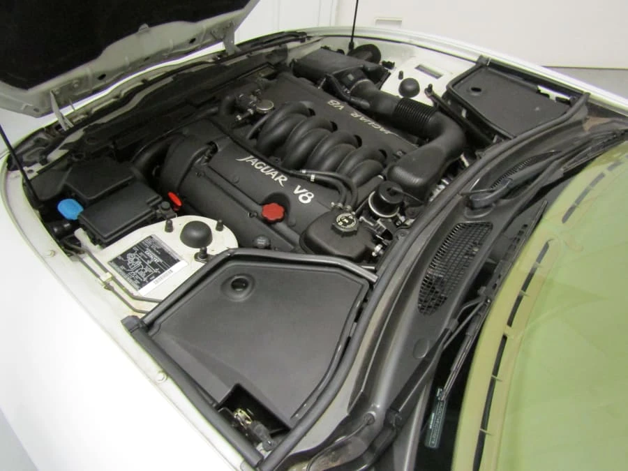 1997 Jaguar X100 XK8 - Image 7 of 12