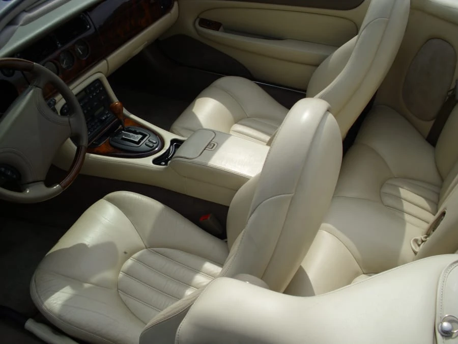 1997 Jaguar X100 XK8 - Image 4 of 9