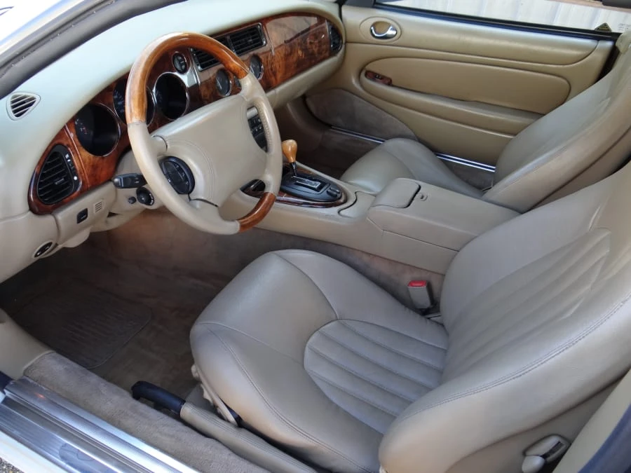1997 Jaguar X100 XK8 - Image 4 of 6
