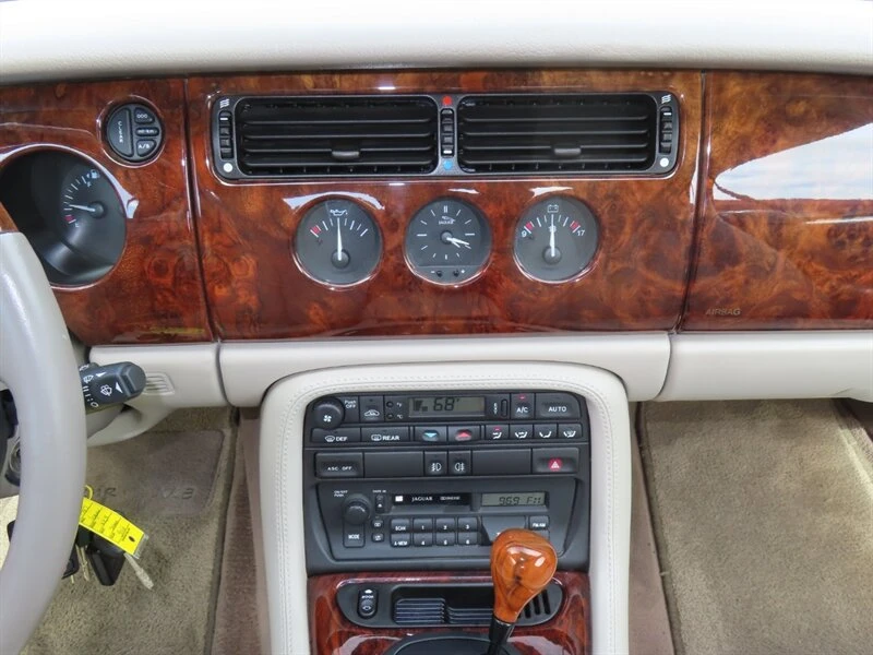 1997 Jaguar X100 XK8 - Image 18 of 31