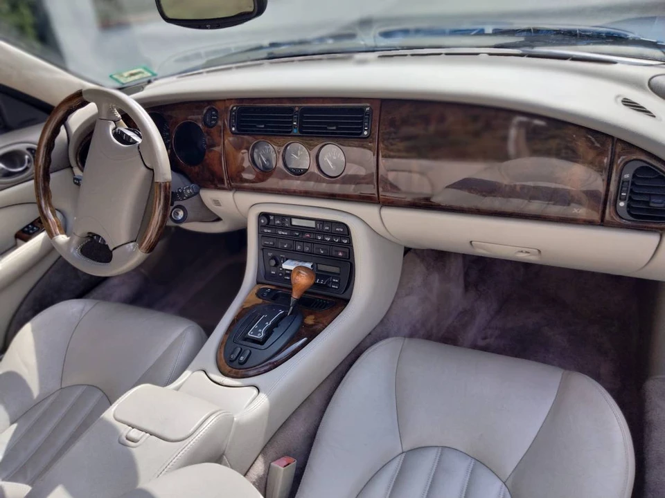 1997 Jaguar X100 XK8 - Image 10 of 10