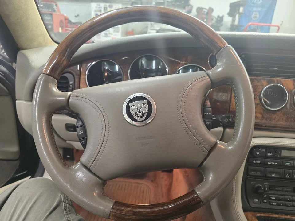 1997 Jaguar X100 XK8 - Image 11 of 20