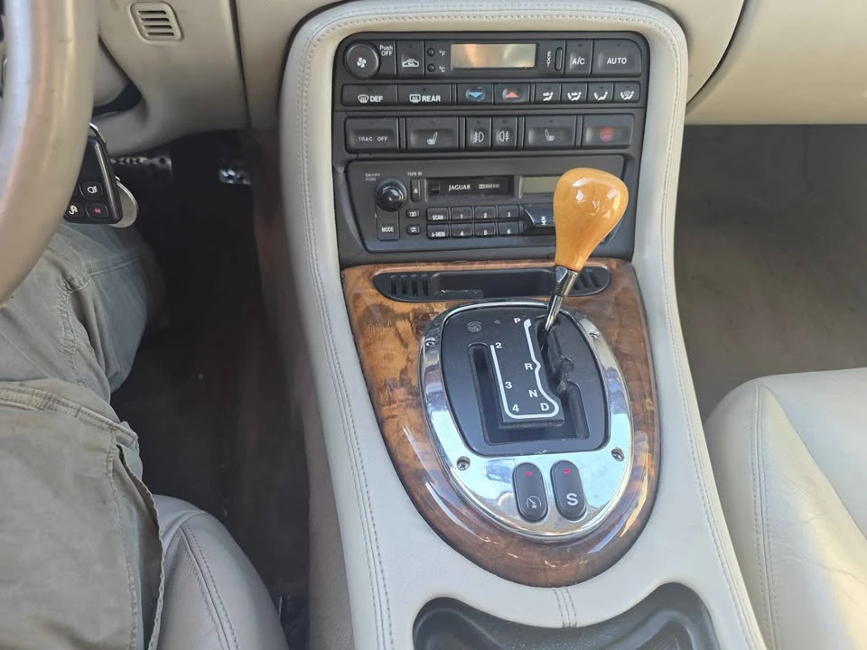 1997 Jaguar X100 XK8 - Image 10 of 20