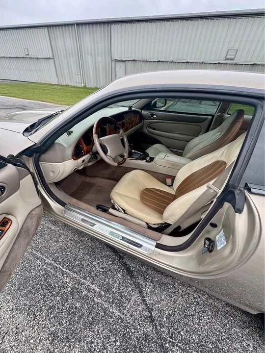 1997 Jaguar X100 XK8 - Image 14 of 17
