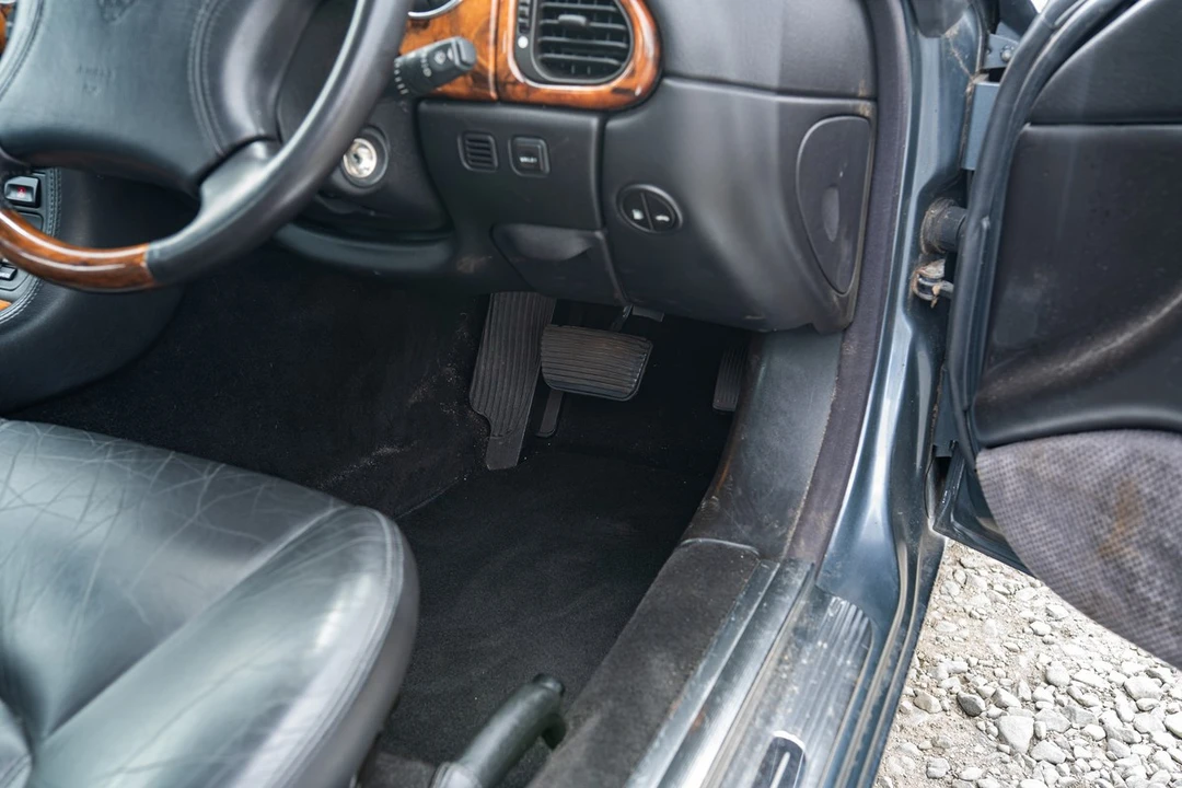 1997 Jaguar X100 XK8 - Image 6 of 30