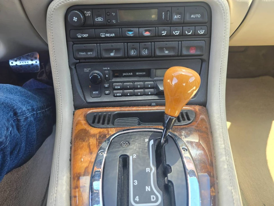 1997 Jaguar X100 XK8 - Image 8 of 23