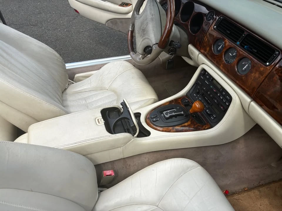 1997 Jaguar X100 XK8 - Image 9 of 14