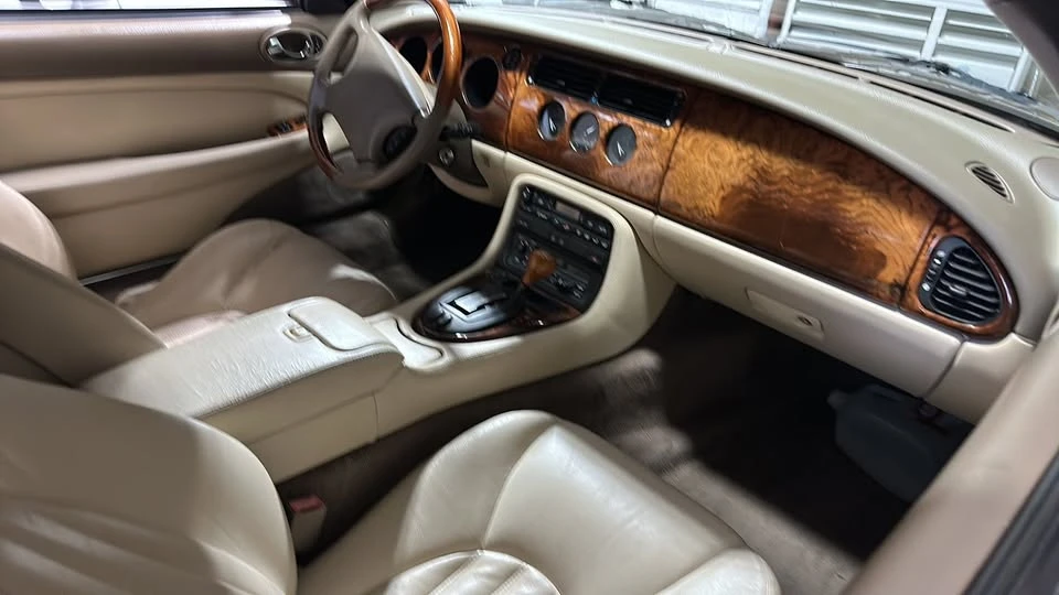1997 Jaguar X100 XK8 - Image 3 of 4