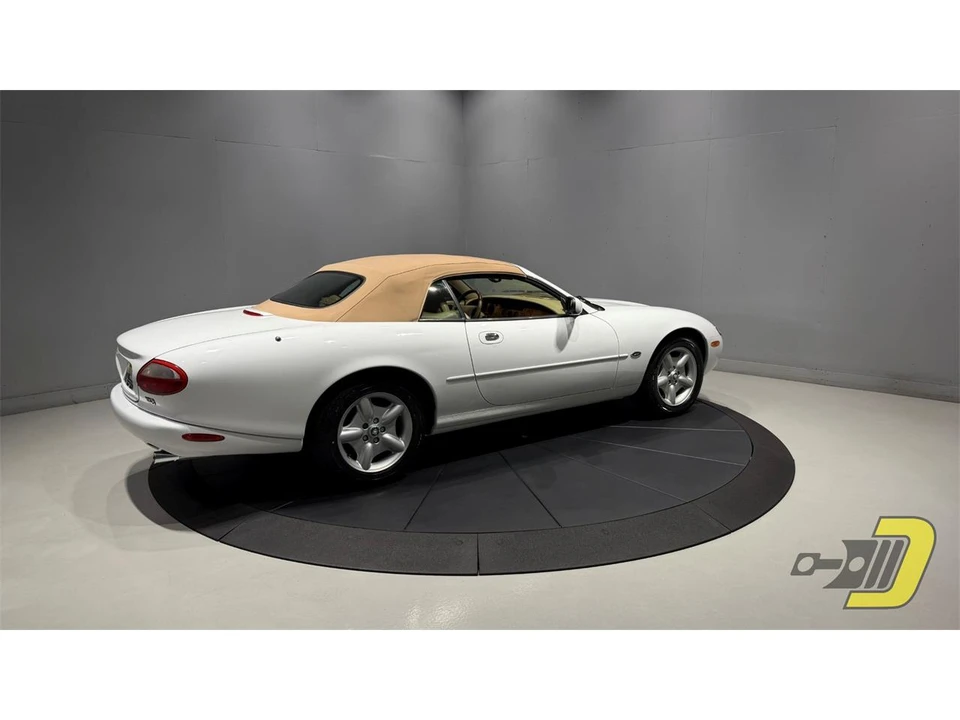 1997 Jaguar X100 XK8 - Image 9 of 31