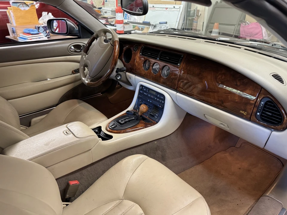 1997 Jaguar X100 XK8 - Image 6 of 9