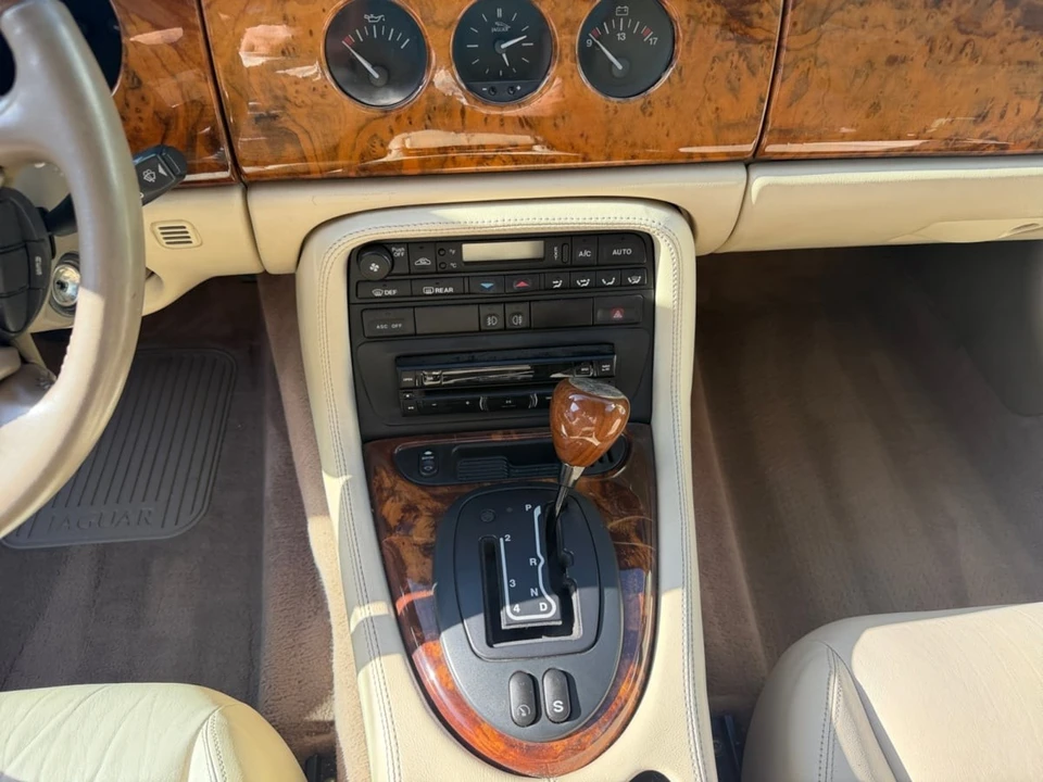 1997 Jaguar X100 XK8 - Image 13 of 21