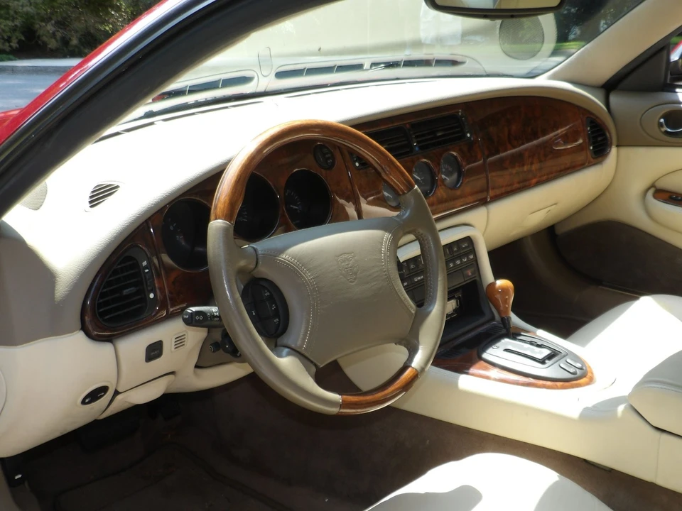 1997 Jaguar X100 XK8 - Image 4 of 24