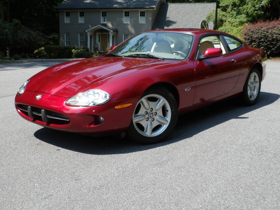 1997 Jaguar X100 XK8 - Image 10 of 15