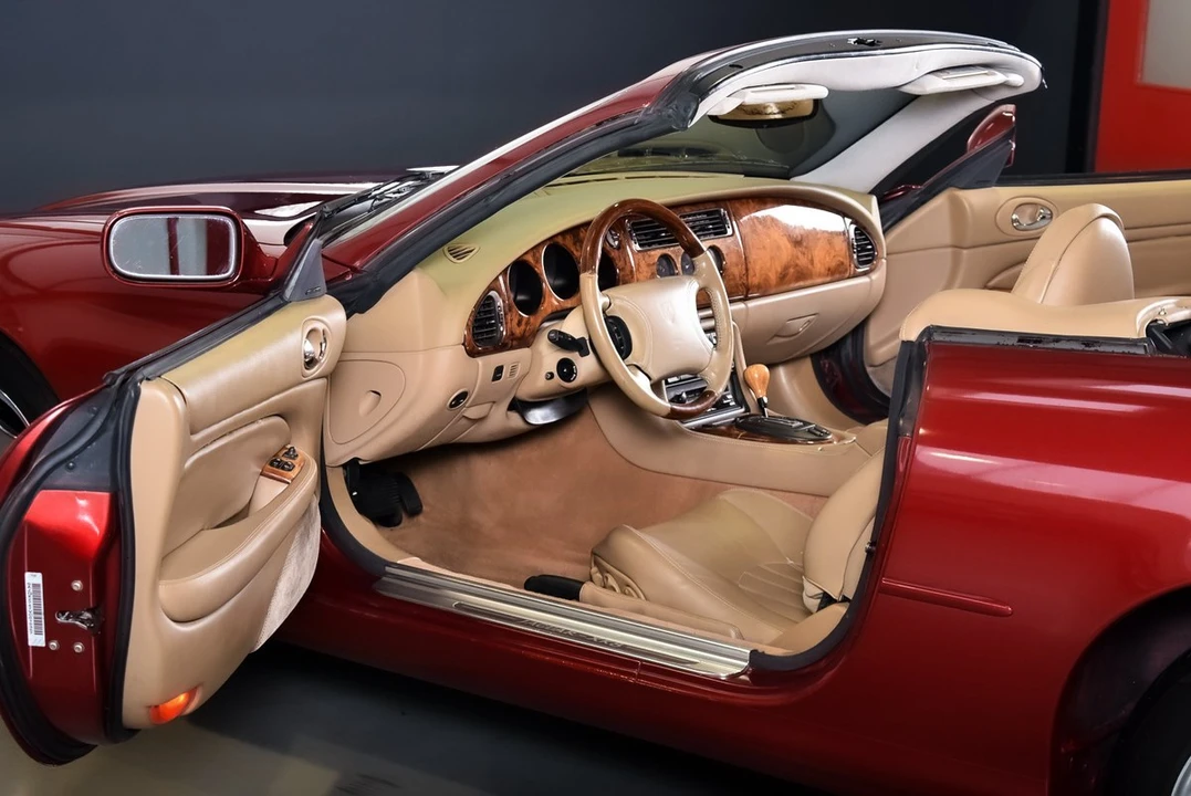 1997 Jaguar X100 XK8 - Image 27 of 30