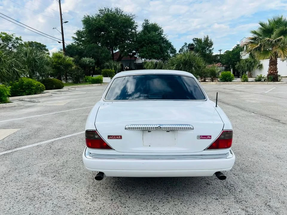 1997 Jaguar X300 XJ - Image 15 of 20