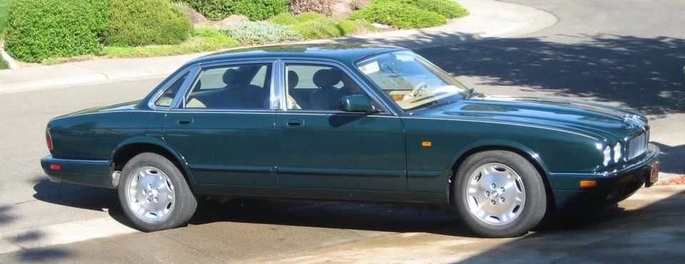 1997 Jaguar X300 XJ - Image 2 of 18