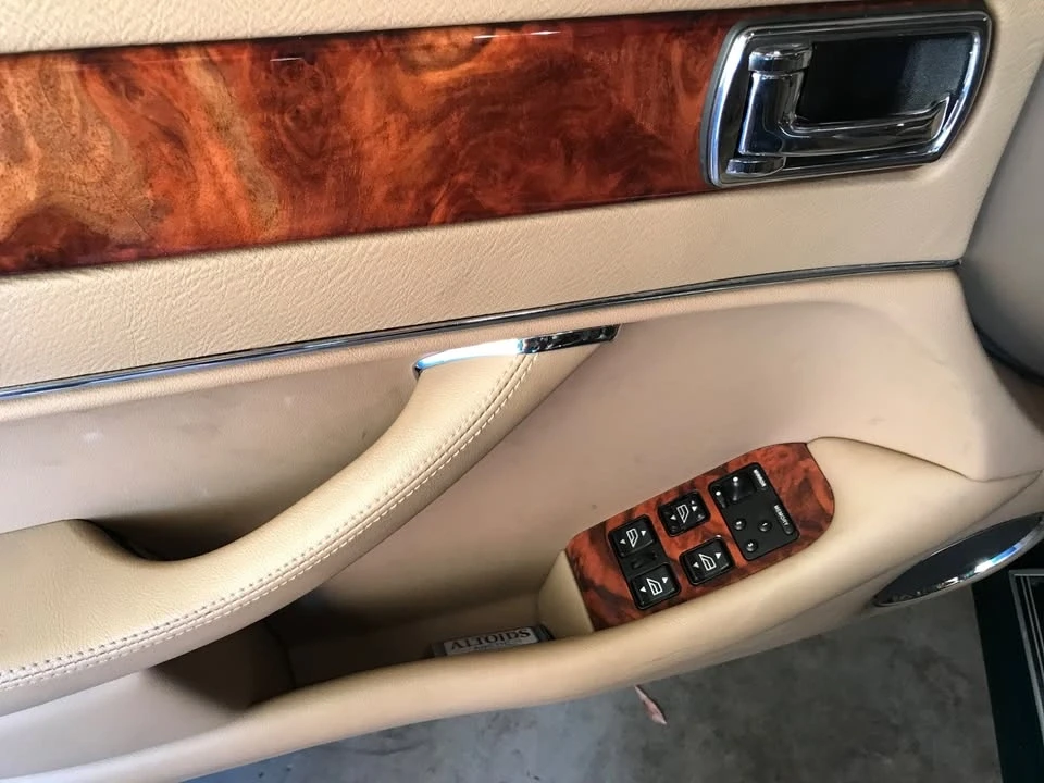 1997 Jaguar X300 XJ - Image 10 of 18