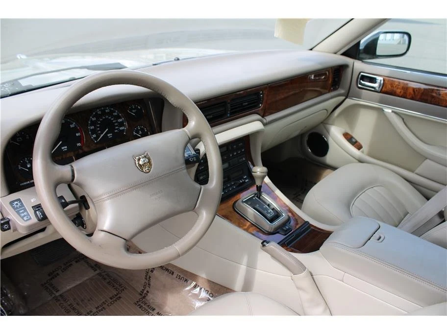 1997 Jaguar X300 XJ - Image 9 of 20