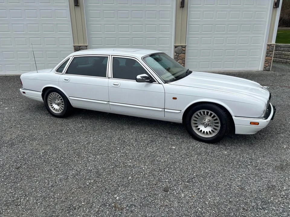 1997 Jaguar X300 XJ - Image 2 of 8
