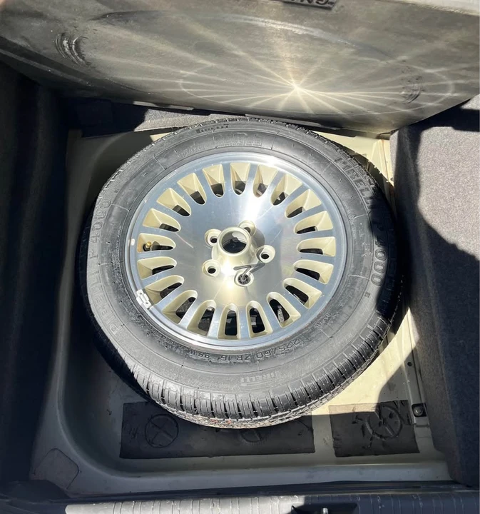 1997 Jaguar X300 XJ - Image 5 of 9