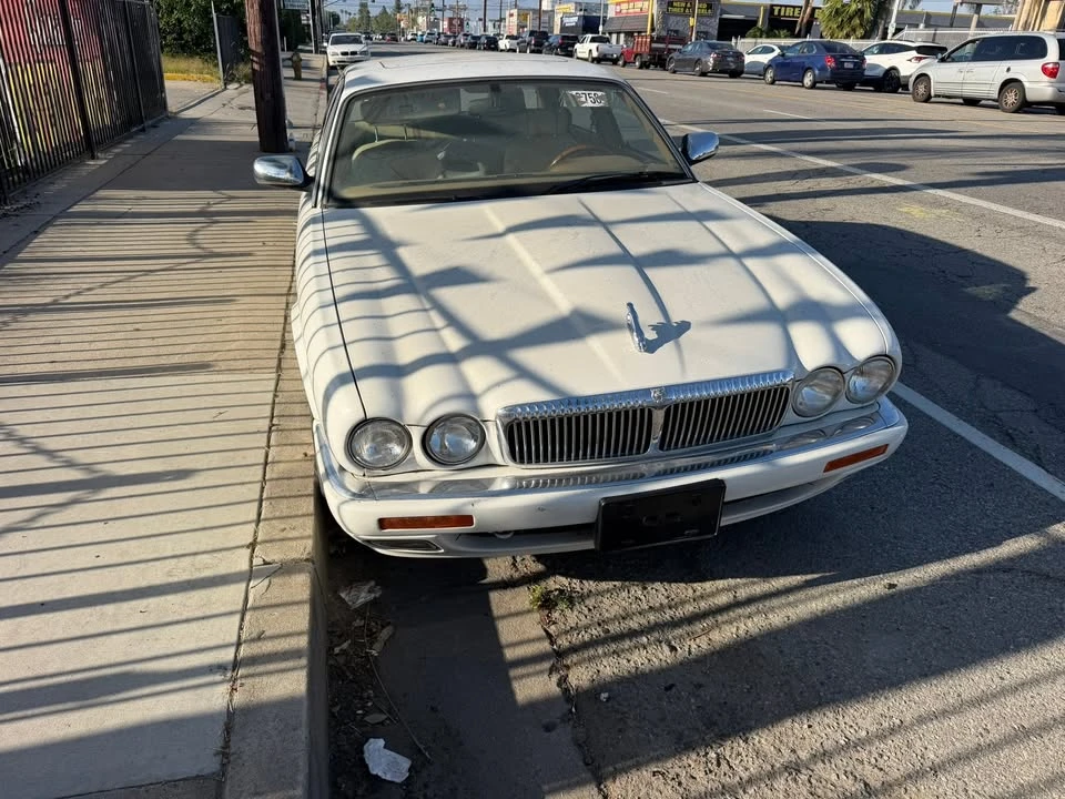 1997 Jaguar X300 XJ - Image 4 of 13