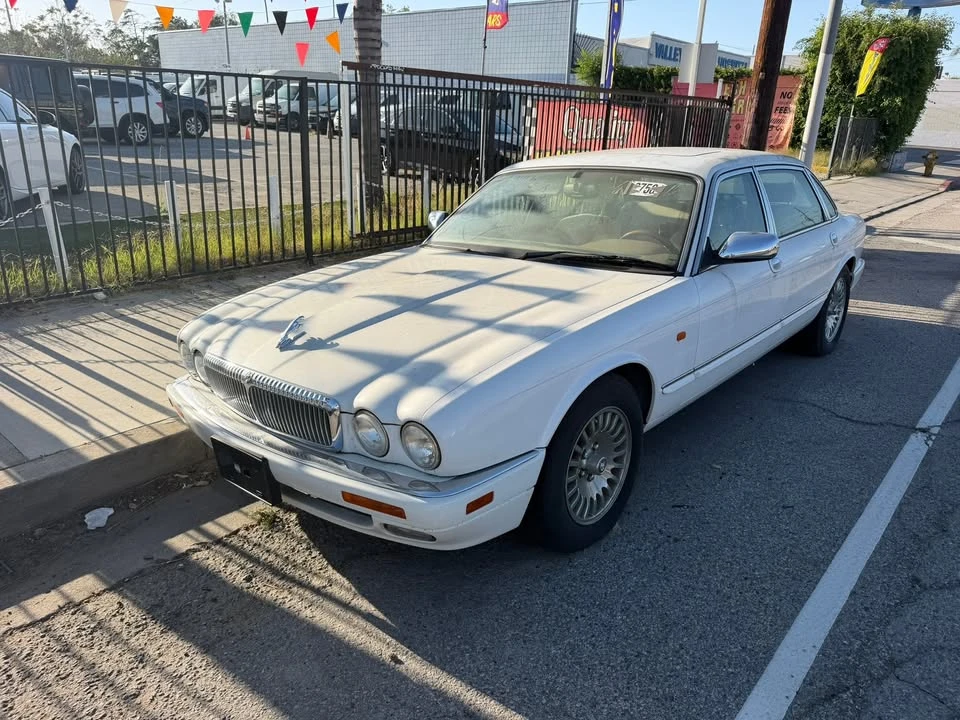 1997 Jaguar X300 XJ - Image 2 of 13