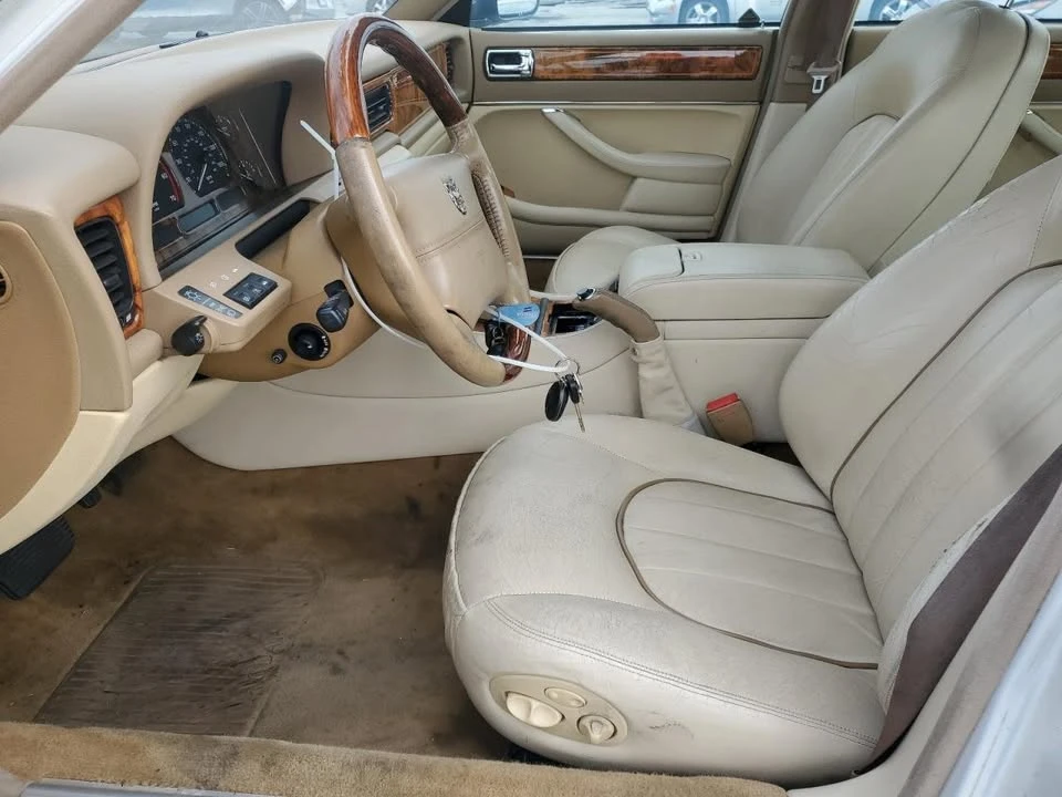 1997 Jaguar X300 XJ - Image 8 of 13