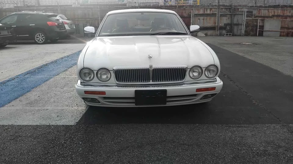 1997 Jaguar X300 XJ - Image 2 of 14