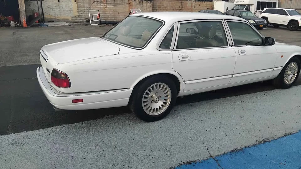 1997 Jaguar X300 XJ - Image 3 of 14