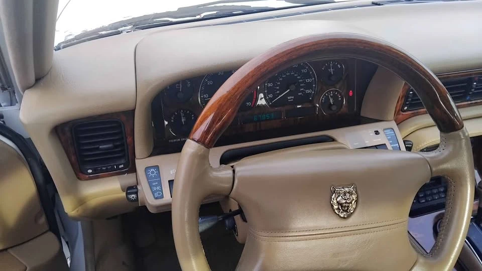 1997 Jaguar X300 XJ - Image 8 of 14
