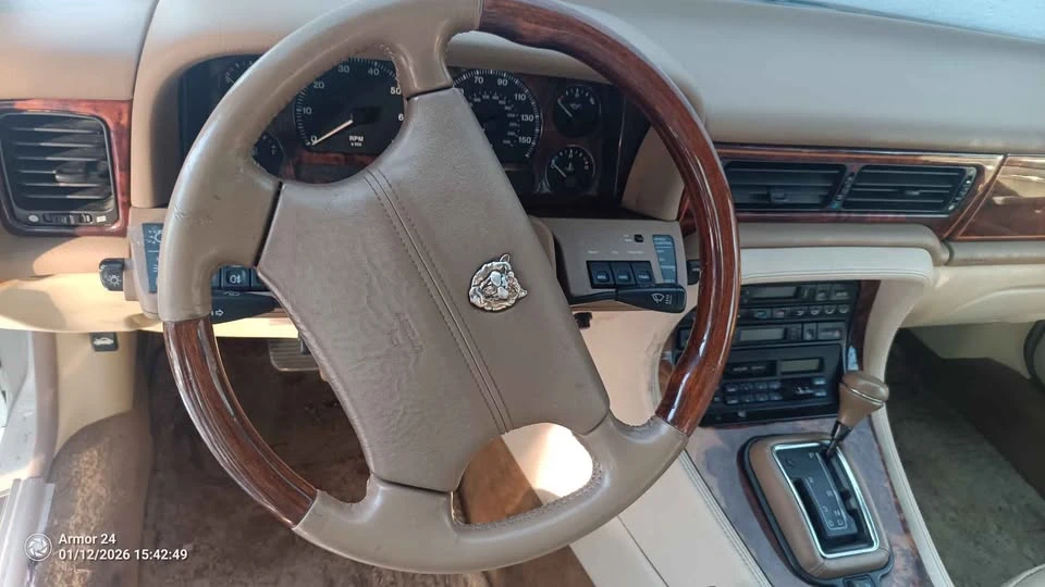 1997 Jaguar X300 XJ - Image 2 of 10