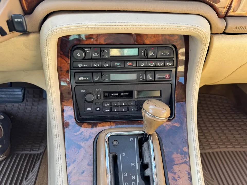 1997 Jaguar X300 XJ - Image 5 of 9