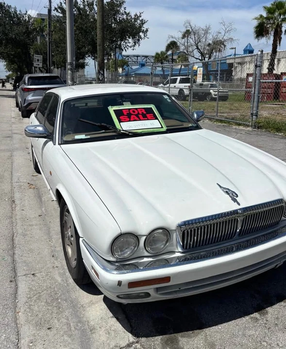 1997 Jaguar X300 XJ - Image 2 of 11