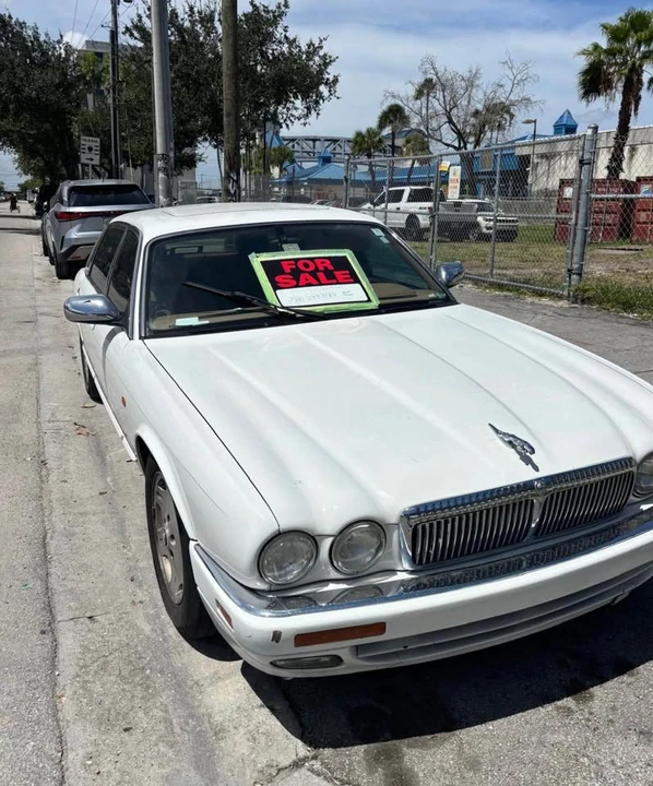 1997 Jaguar X300 XJ - Image 5 of 11