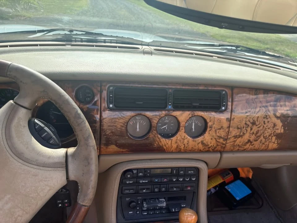 1997 Jaguar X300 XJ - Image 10 of 20
