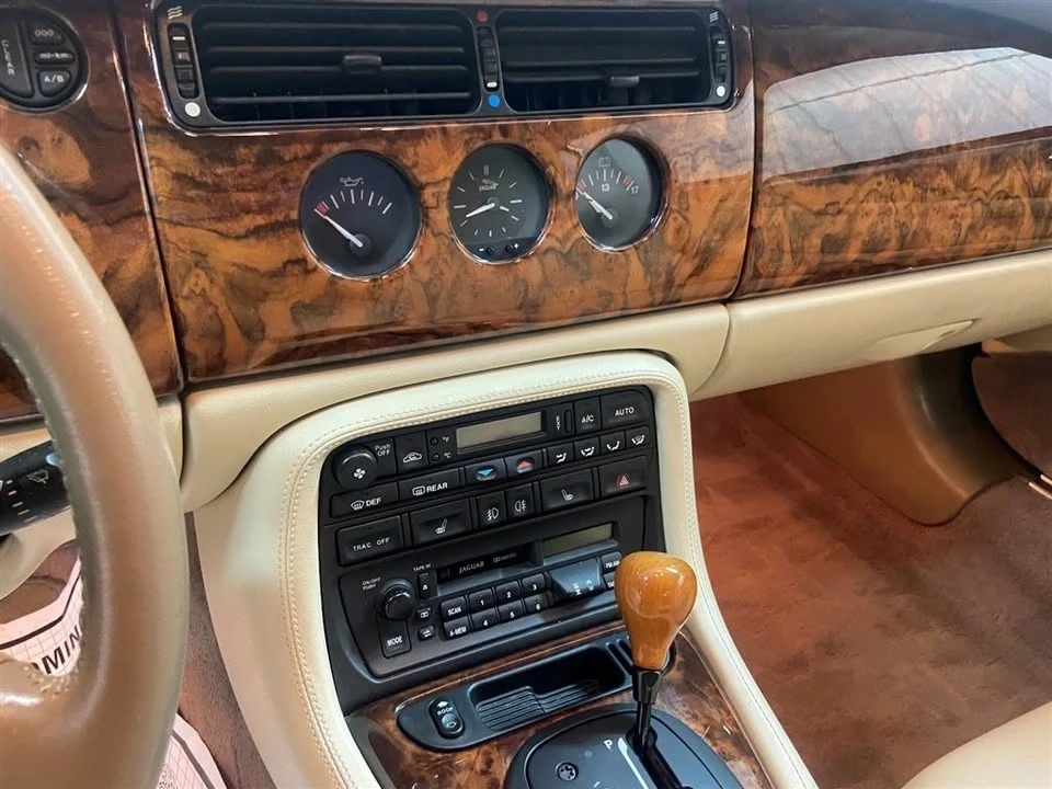 1997 Jaguar X100 XK8 - Image 12 of 20