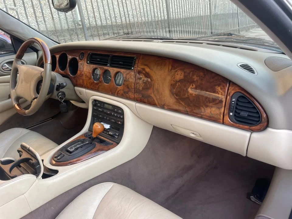 1997 Jaguar X100 XK8 - Image 11 of 16