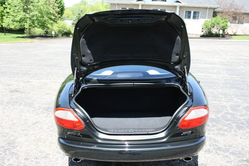 1997 Jaguar X100 XK8 - Image 7 of 15